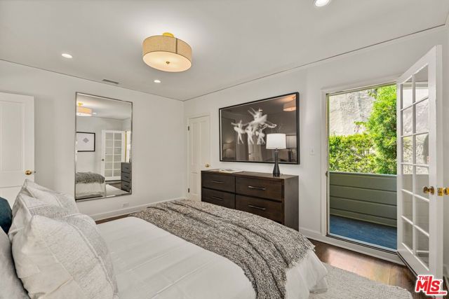 8023 Hemet Place, Los Angeles CA: https://media.crmls.org/mediaz/5bb9afd4-a4fb-4d1a-a1a5-131b5bf6f64a.jpg