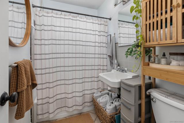 4830 4832 Utah St, San Diego CA: https://media.crmls.org/mediaz/5bb9c333-1fed-4510-81ab-dde99e095ed6.jpg