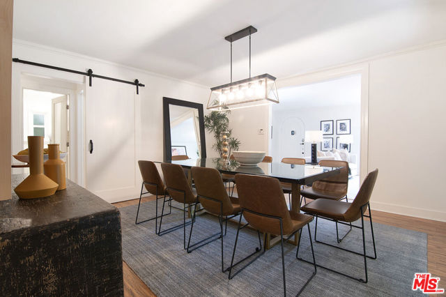 565 N Arden Boulevard, Los Angeles CA: https://media.crmls.org/mediaz/5bb9d5fb-ab28-4fbf-a7c2-a8f7657500c1.jpg