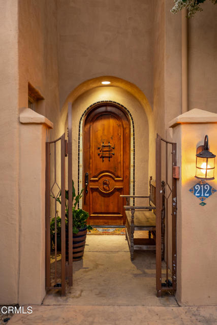 212 S Montgomery Street, Ojai CA: https://media.crmls.org/mediaz/5bb9ee21-8889-403b-b3a2-fea52a67feeb.jpg