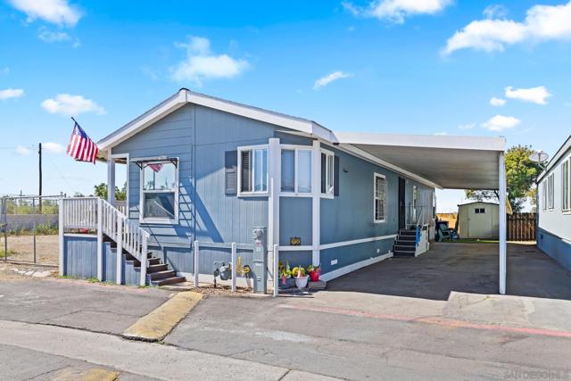 2420 Palm Ave, San Diego CA: https://media.crmls.org/mediaz/5bba001e-a4f0-4624-99a2-48c96dd938a5.jpg