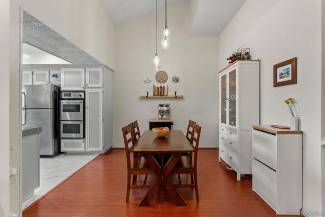7328 Caminito Carlotta, San Diego CA: https://media.crmls.org/mediaz/5bba9a7a-fc61-4e76-9649-b56cc2110dbf.jpg