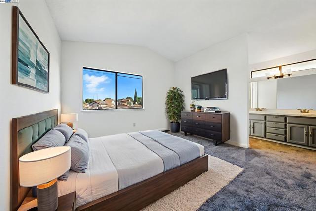 2524 Brazil Ct, Antioch CA: https://media.crmls.org/mediaz/5bbaa02b-400b-4813-bf62-2e908f4ddf36.jpg