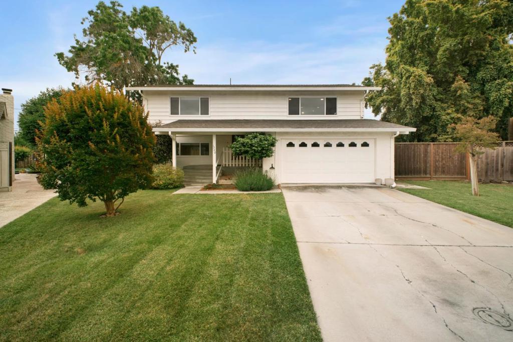 1560 Glencrest Court