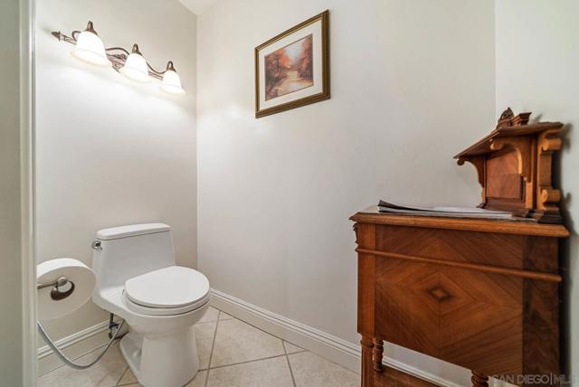 7102 Via Mariposa Norte, Bonsall CA: https://media.crmls.org/mediaz/5bbafd5a-824a-415b-a34c-3121e538c5b2.jpg