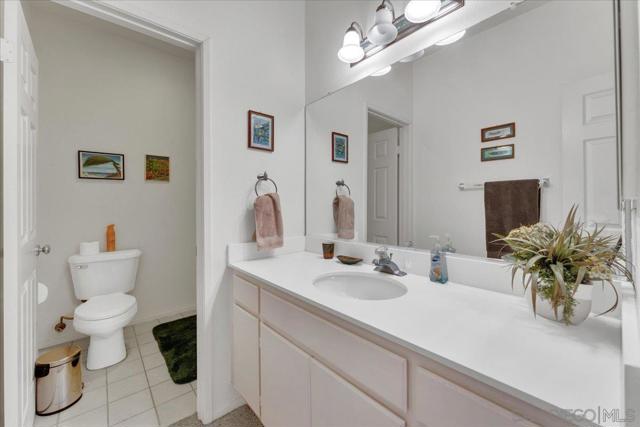 938 Camino De La Reina, San Diego CA: https://media.crmls.org/mediaz/5bbb23c4-569d-42c9-8ac2-6449d3870726.jpg