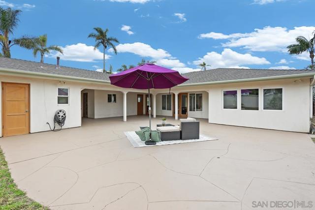 6307 Via Maria, La Jolla CA: https://media.crmls.org/mediaz/5bbbcb68-9ca6-4907-9c9e-2a5e13d51486.jpg
