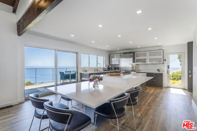 32701 Vista De Los Ondas Street, Malibu CA: https://media.crmls.org/mediaz/5bbc1e4b-403c-4719-b602-dd5bd3ce54b2.jpg