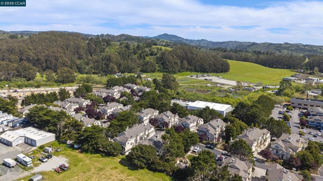 43 Patrick Way, Half Moon Bay CA: https://media.crmls.org/mediaz/5bbc2485-b942-46af-b3fd-37908d4c7427.jpg