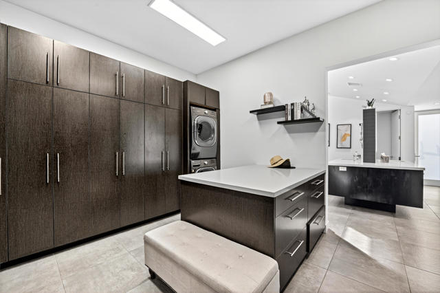 49120 Sunrose Lane, Palm Desert CA: https://media.crmls.org/mediaz/5bbc462c-bf8f-4d7a-a609-b6027541d6ee.jpg