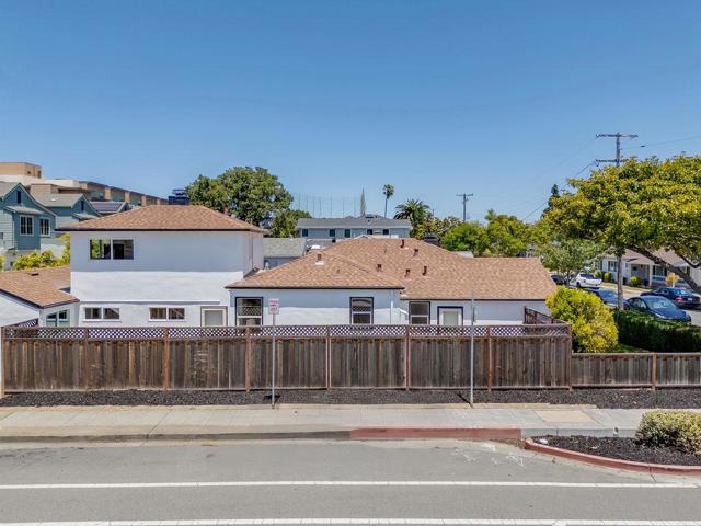1032 Toyon Drive, Burlingame CA: https://media.crmls.org/mediaz/5bbc74c8-1366-457b-a3a0-d5e2d583af38.jpg