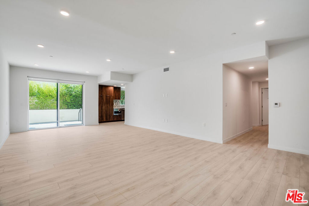 1021 S Shenandoah Street #102
