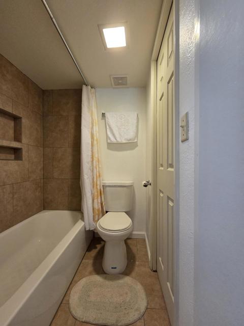 Image 13 of 23 For 5300 Waverly Drive I6