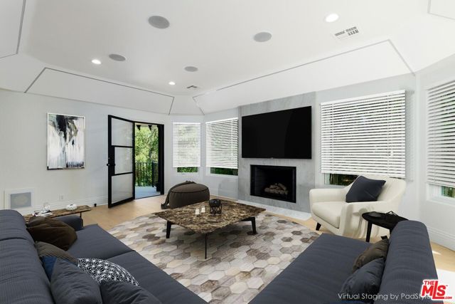 4929 Lakeview Canyon Road, Westlake Village CA: https://media.crmls.org/mediaz/5bbcd9dc-c16b-4edc-b1cf-5c0404a12b3a.jpg