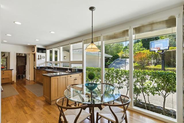 3795 Ralston Avenue, Hillsborough CA: https://media.crmls.org/mediaz/5bbd0911-fb9f-4d7f-b6ed-b6d4194622da.jpg