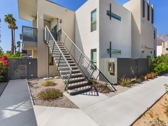 175 The Riv, Palm Springs CA: https://media.crmls.org/mediaz/5bbd2479-f2c9-4eaf-9397-3ff9b653ff0c.jpg