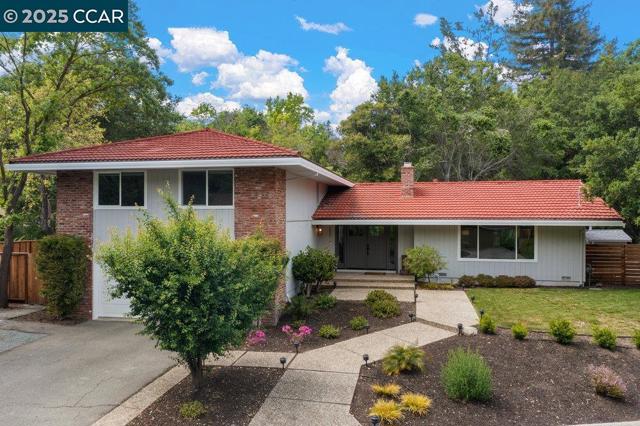 2027 Mohawk Dr, Pleasant Hill CA: https://media.crmls.org/mediaz/5bbd3551-046c-4d33-b84c-057e200cf223.jpg