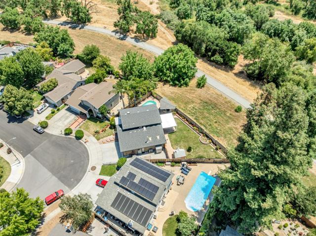 1298 Hersman Drive, Gilroy CA: https://media.crmls.org/mediaz/5bbdb7cf-0234-49a8-b397-2ecad5fb8c5a.jpg