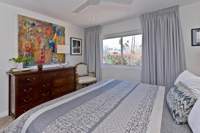 2200 E Acacia, Palm Springs CA: https://media.crmls.org/mediaz/5bbebf90-1ccf-4479-b2a9-4fe2bd8c6061.jpg