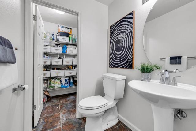6370 Raspberry Court, Gilroy CA: https://media.crmls.org/mediaz/5bbf0f0c-7226-4217-bd6c-2491eaf19e04.jpg