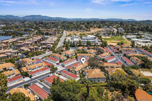 740 Breeze Hill Rd, Vista CA: https://media.crmls.org/mediaz/5bbf1a53-9a72-4973-ace2-33e10805d451.jpg