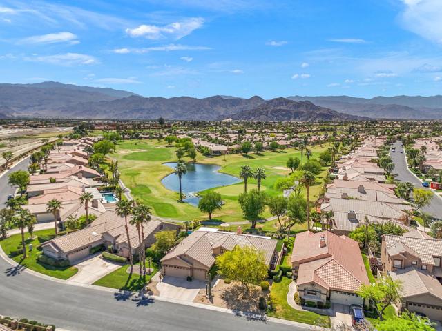 45553 Meadow Lake Drive, Indio CA: https://media.crmls.org/mediaz/5bbf4639-f56c-471c-a910-89c75246fbe5.jpg