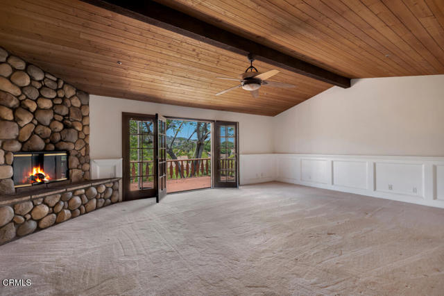 11395 Highridge Court, Camarillo CA: https://media.crmls.org/mediaz/5bbf9535-0c5e-47af-a0a3-ec18aa2816cc.jpg