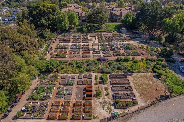 Detail Gallery Image 34 of 37 For 421 S Rosemary Ln, Anaheim Hills,  CA 92808 - 2 Beds | 2/1 Baths