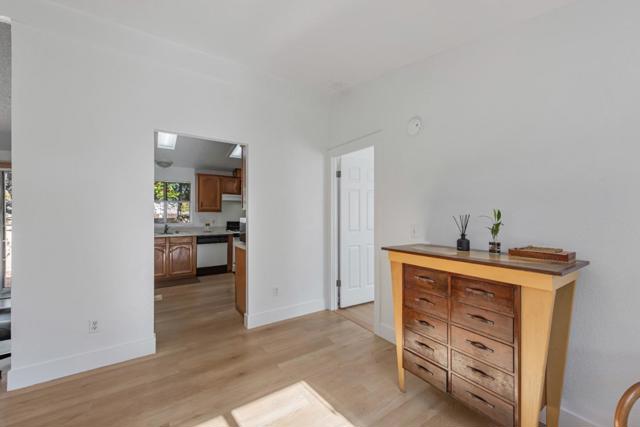 27950 Lancelot Court, Hayward CA: https://media.crmls.org/mediaz/5bbfcd9a-8222-4c60-9a23-7ca2d4a9c358.jpg