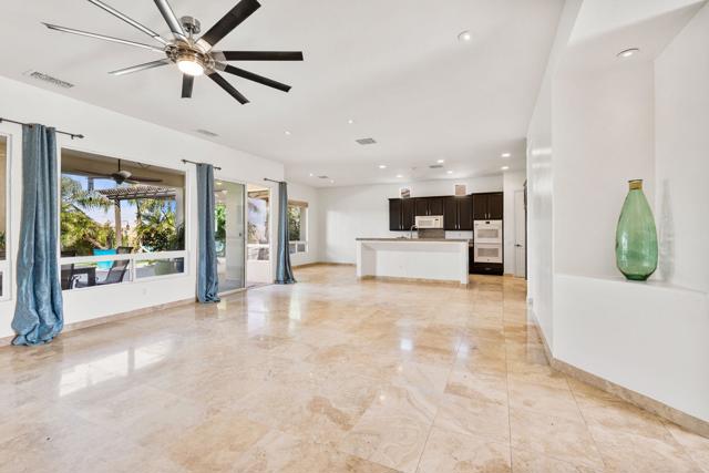 74062 Jeri Lane, Palm Desert CA: https://media.crmls.org/mediaz/5bbfd51b-ae3e-4e33-b736-e890bcae6c2b.jpg