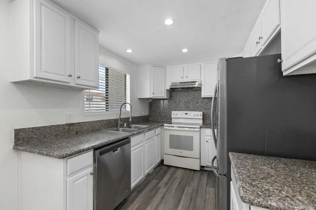 4338 Altadena Ave 101, San Diego CA: https://media.crmls.org/mediaz/5bbfe93c-565b-41cc-b683-953c3e86cf56.jpg
