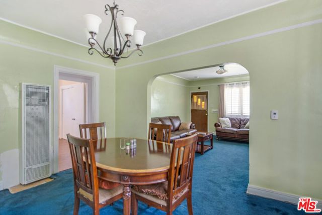 604 W 106th Street, Los Angeles CA: https://media.crmls.org/mediaz/5bc04f38-3ca4-48db-a981-193836f10c69.jpg