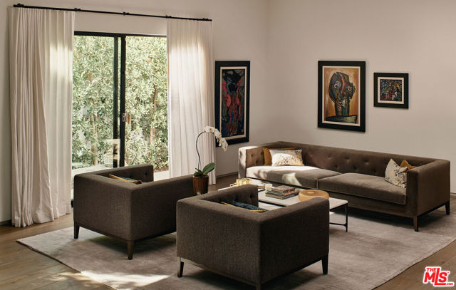 144 N Bowling Green Way, Los Angeles CA: https://media.crmls.org/mediaz/5bc0f8d1-813c-4422-9176-a70d072704a5.jpg