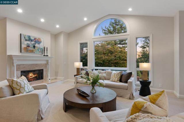 3238 Greenhills Drive, Lafayette CA: https://media.crmls.org/mediaz/5bc23609-cae3-46aa-9266-6a4a534011ac.jpg