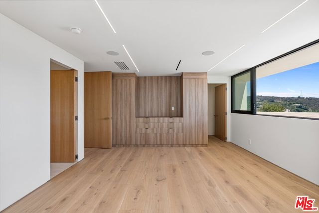 Drew Fenton | 2501 Banyan Drive Los Angeles CA | MLS: 7450499 Drew Fenton | 2501 Banyan Drive Los Angeles CA | MLS: 7450499