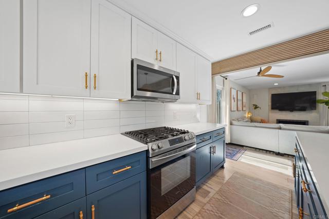 Detail Gallery Image 13 of 47 For 1860 Purdue Ct, Oceanside,  CA 92056 - 3 Beds | 2 Baths
