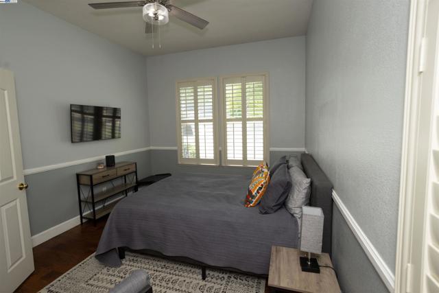 5090 Archcrest Way, Sacramento CA: https://media.crmls.org/mediaz/5bc2cf0b-9c0e-43e1-b874-745c083d9c91.jpg