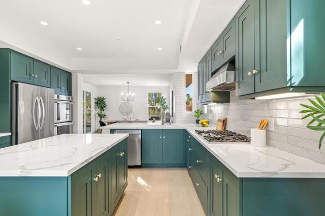 4315 Vantage Lane, Palm Springs CA: https://media.crmls.org/mediaz/5bc2e0e8-164d-4dfc-8084-4b920c245c5b.jpg