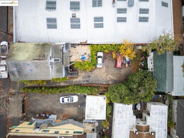 2331 San Pablo Ave, Berkeley CA: https://media.crmls.org/mediaz/5bc3062f-c882-4cc4-9df8-1363dbf2892c.jpg