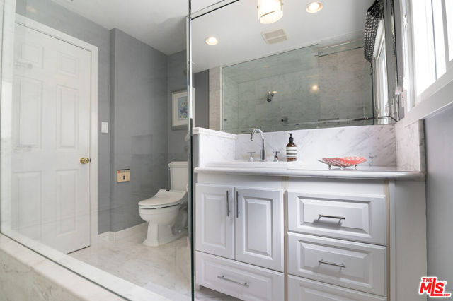 3200 Federal Avenue, Los Angeles CA: https://media.crmls.org/mediaz/5bc3b61a-6cc1-4eb6-8d54-dcfc3a401d7b.jpg