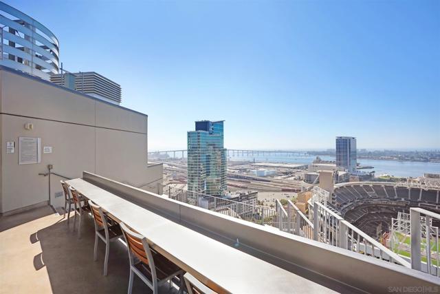 321 10th ave, San Diego CA: https://media.crmls.org/mediaz/5bc3c9c3-f0b0-4ee2-ae7a-f844ffe53a06.jpg