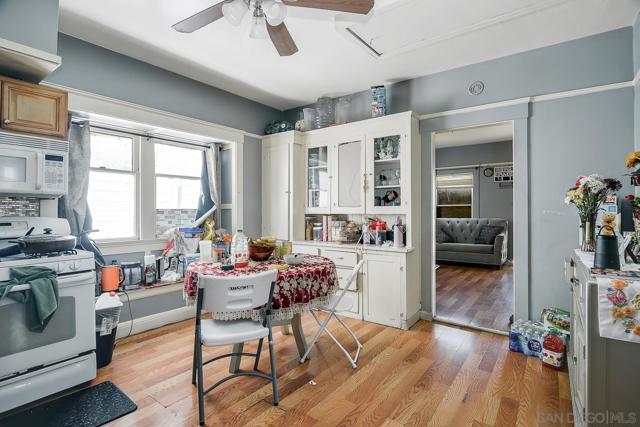 3119 Market St, San Diego CA: https://media.crmls.org/mediaz/5bc4da54-fb49-414c-9d21-c6b1c062079d.jpg