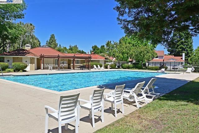 476 Mulqueeney St, Livermore CA: https://media.crmls.org/mediaz/5bc52b8e-1570-41f9-acf2-e61989463c1e.jpg
