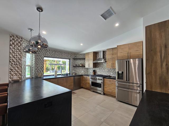 Image 14 of 55 For 72278 Barbara Drive