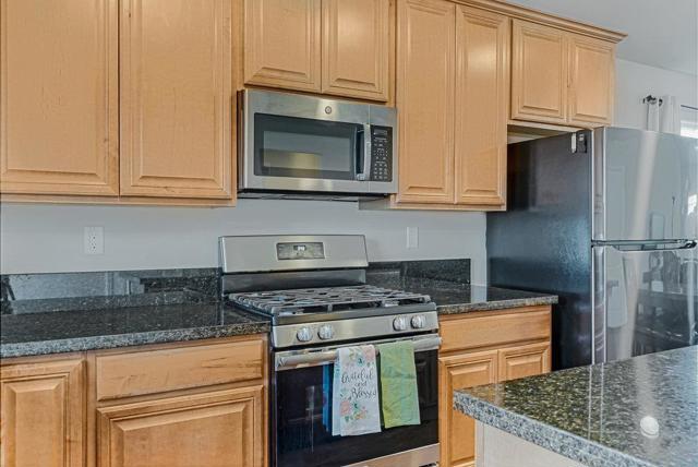 120 Santa Ana Road, Hollister CA: https://media.crmls.org/mediaz/5bc5d9e2-a1cd-4799-9a62-86b9ee495070.jpg