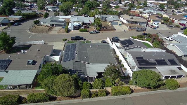 11007 Larkridge Street, Santee CA: https://media.crmls.org/mediaz/5bc77095-8b17-4b25-a639-46b621174f37.jpg