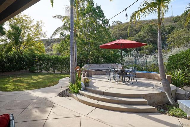12647 Westly Ln, San Diego CA: https://media.crmls.org/mediaz/5bc773a2-cf58-41a3-87ce-ed52ee2cb46a.jpg