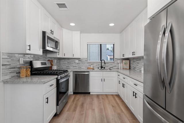 7528 Jerez Court, Carlsbad CA: https://media.crmls.org/mediaz/5bc77953-a28e-42e4-b2c5-47091dfa9385.jpg