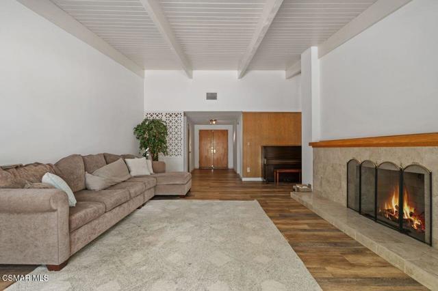 5708 Wilhelmina Avenue, Woodland Hills CA: https://media.crmls.org/mediaz/5bc787f0-6b62-4d1a-9be4-ca65072d180f.jpg