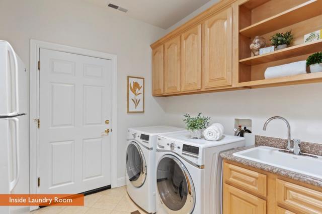 1018 Loma Prieta Court, Los Altos CA: https://media.crmls.org/mediaz/5bc79f0f-535e-47e5-926b-5791e7611680.jpg